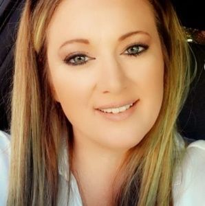 Meet your Posher, Carrie